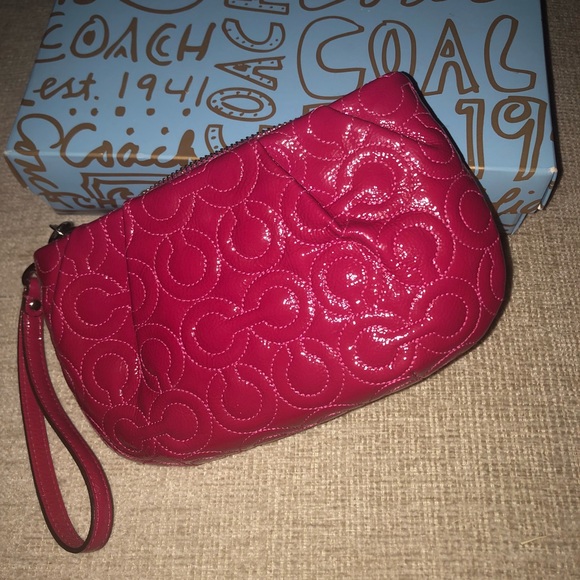 Vintage 100% authentic Coach Wristlet - Picture 1 of 7